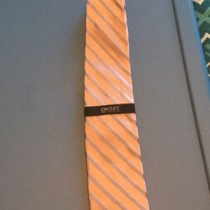 DKNY BRAND NEW TIE